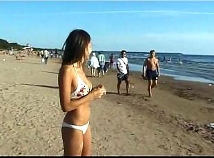Orang telanjang, Pantai